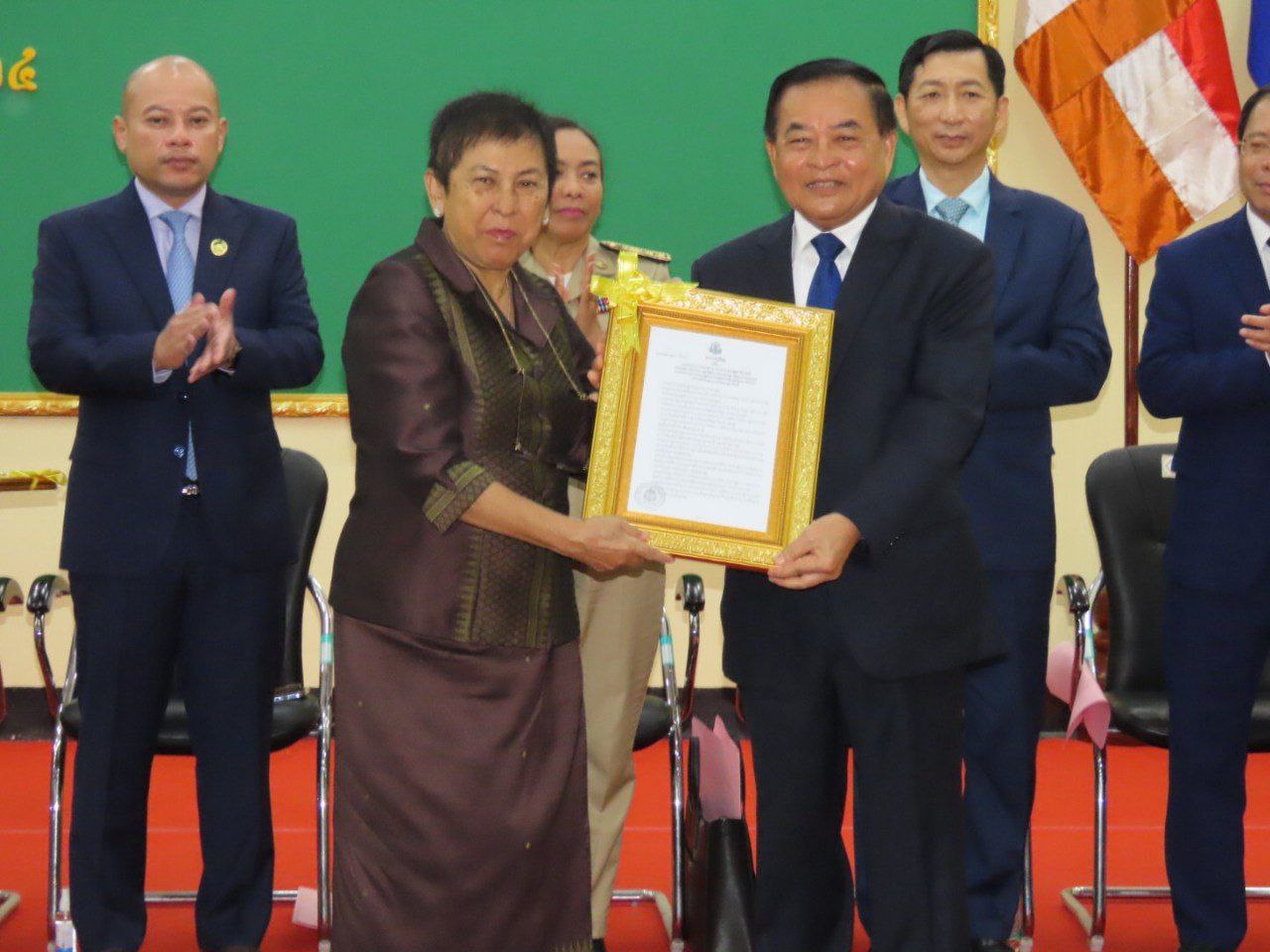ក្រុមប្រឹក្សា គឺជាតំណាងប្រជាពលរដ្ឋ ត្រូវខិតខំបម្រើផលប្រយោជន៍ និងសេចក្តីត្រូវការរបស់ប្រជាពលរដ្ឋទាំងអស់ ដោយស្មើភាព