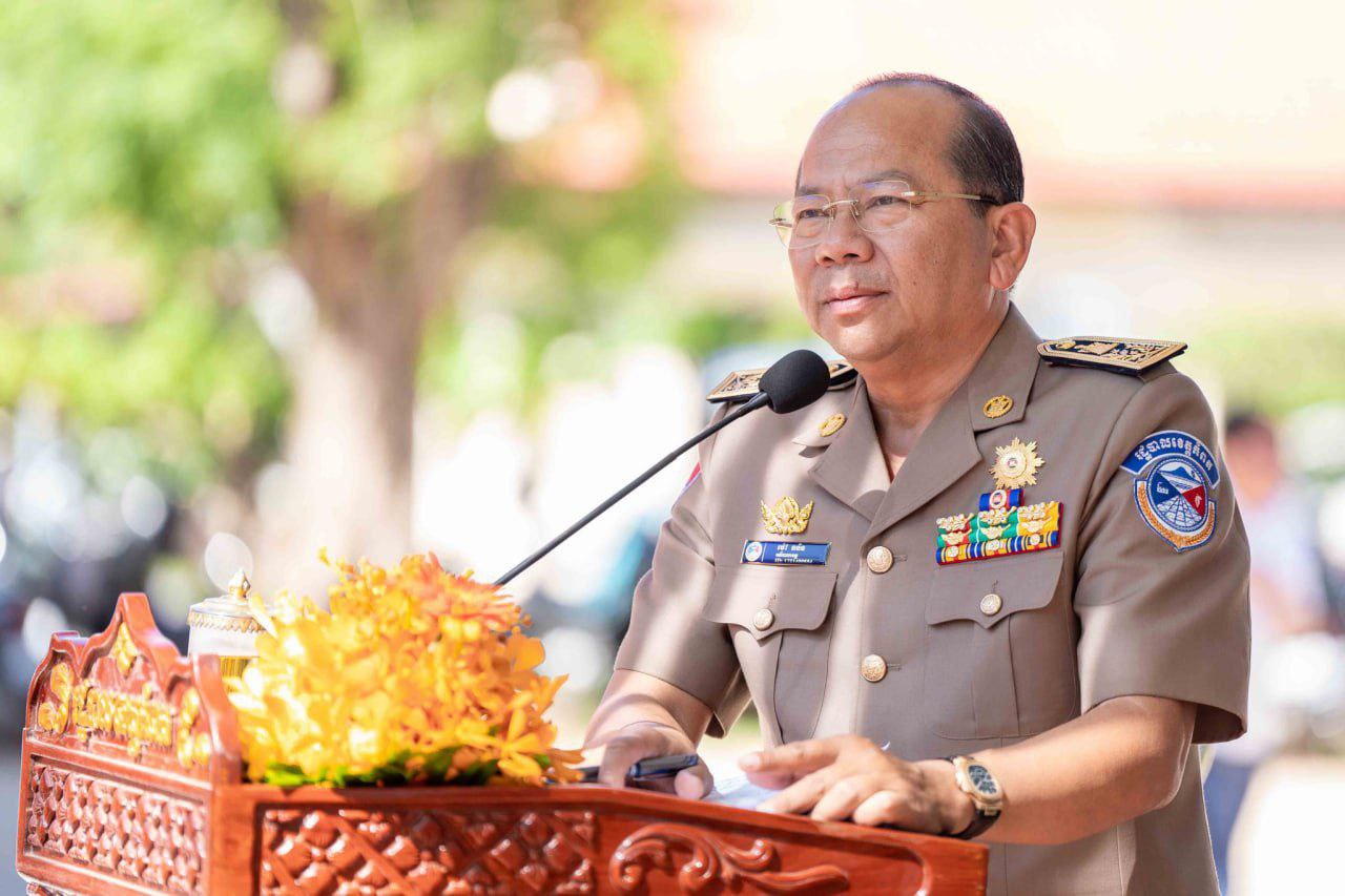អភិបាលខេត្តកំពត៖ មន្ត្រីមានឋានៈតួនាទីសូមប្រុងប្រយ័ត្នរាល់​ឥរិយាបថ និងសកម្មភាព