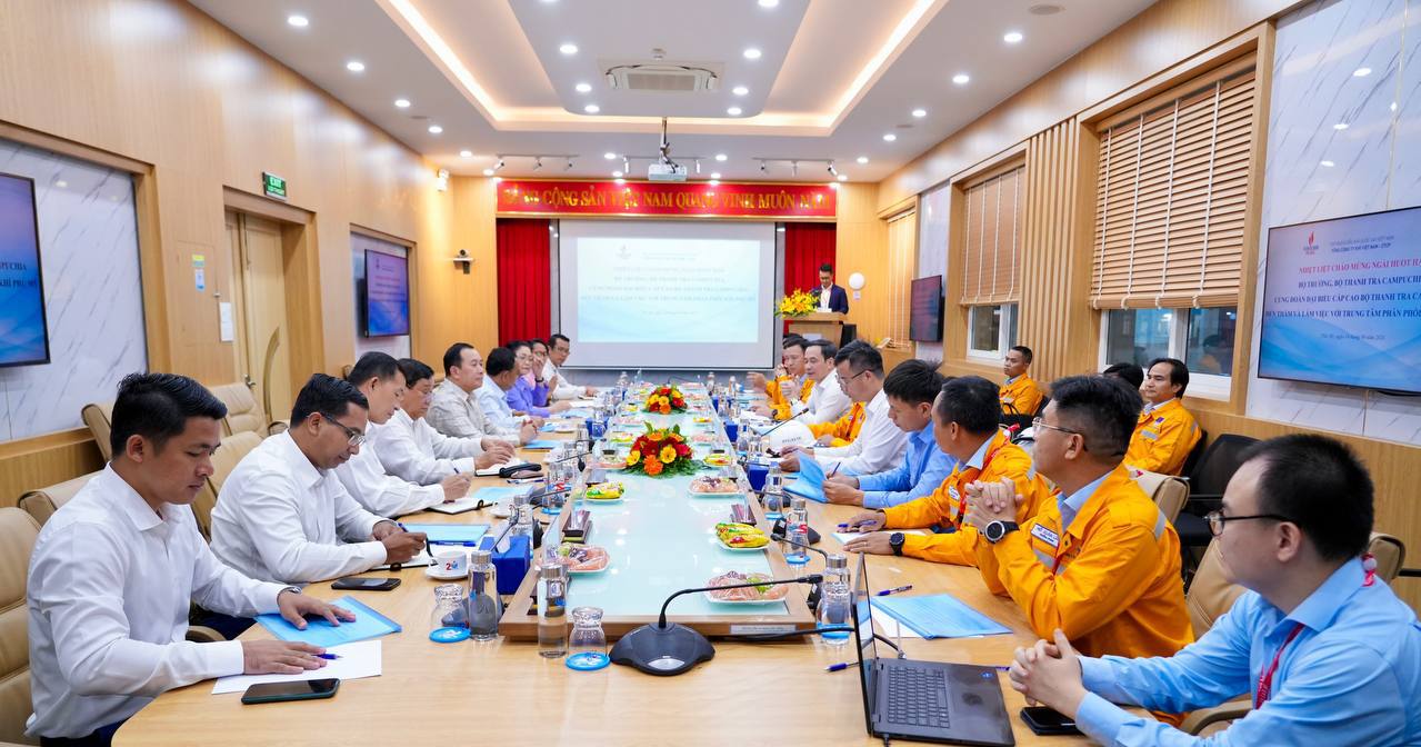 គណៈប្រតិភូ ក្រសួងអធិការកិច្ចកម្ពុជាបំពេញទស្សនកិច្ច នៅទីស្នាក់ការចែកចាយហ្គាសធំជាងគេ របស់ ក្រុមហ៊ុន PV Gas ក្នុងប្រទេសវៀតណាម