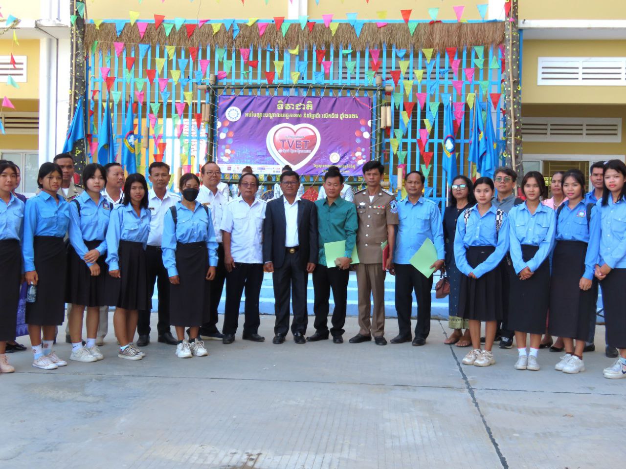 កំពង់ស្ពឺ៖ ទិវាជាតិអប់រំបណ្តុះបណ្តាលបច្ចេកទេសនិងវិជ្ជាជីវៈ លើកទី៧ «រៀនឱ្យចប់ ឱ្យចេះ ឱ្យមានការងារ»