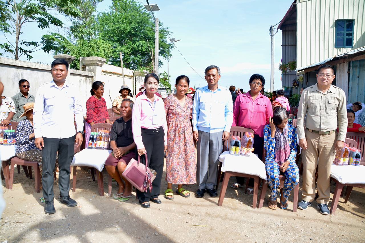 ប្រជាពលរដ្ឋ សហគមន៍វាលស្បូវចំនួន ៧៨គ្រួសារ ទទួលអំណោយមនុស្សធម៍