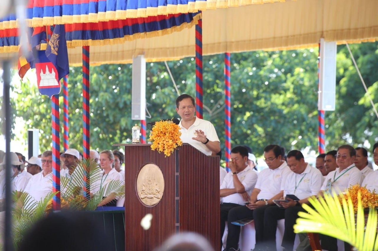 សម្តេចធិបតី ហ៊ុន ម៉ាណែត អំពាវនាវឱ្យមានការចូលរួមទប់ស្កាត់ ការកាប់ទន្ទ្រានព្រៃឈើលិចទឹក ដែលធ្វើឲ្យប៉ះពាល់ ទៅដល់ប្រព័ន្ធអេកូឡូស៊ី និងប្រព័ន្ធត្រីទឹកសាប
