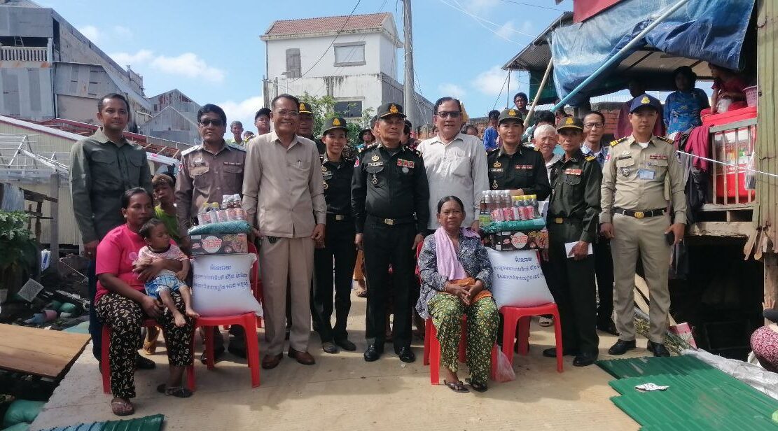 អំណោយសង្គ្រោះបន្ទាន់របស់សម្ដេចធិបតី ហ៊ុន ម៉ាណែត និងលោកជំទាវ ត្រូវបានយកទៅប្រជាពលរដ្ឋរង​គ្រោះ​ដោយបាក់​ស្រុតដី