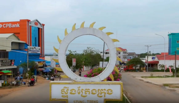 អាហារដ្ឋាននាដងទន្លេសេកុង ក្រុងស្ទឹងត្រែង កម្ពុជាមាតុភូមិខ្ញុំ