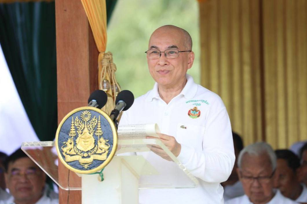 ព្រះមហាក្សត្រ ឧទ្ទិសឱ្យពិធី “រុក្ខទិវា” ក្លាយជាប្រពៃណីនៃការរួមសាមគ្គីគ្នាដាំដើមឈើគ្រប់ប្រភេទ និងការថែរក្សា ការពារ និងអភិវឌ្ឍធនធានព្រៃឈើ និងសត្វព្រៃ