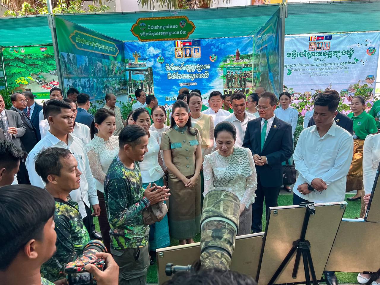 តាមប្រមាញ់រូបភាពតាមព្រៃភ្នំ ថតរូបសត្វកម្រៗ និងជីវចម្រុះ ដើម្បីបង្ហាញពលរដ្ឋខ្មែរ និងពិភពលោកបានស្គាល់