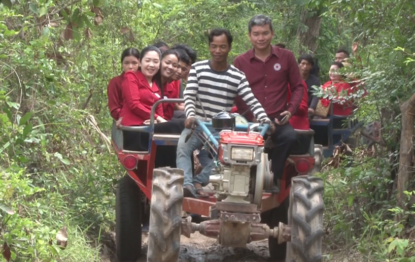 ផ្ទះថ្មីទី៩៣របស់សាខាកាកបាទក្រហមខេត្តសៀមរាប ត្រូវបានប្រគល់ជូនស្ត្រីមេម៉ាយថែមទាំងពិការនៅស្រុកពួក