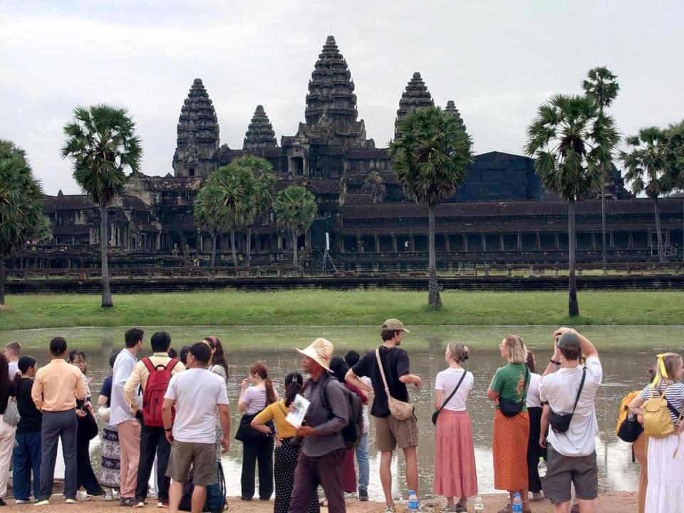 សម្បត្តិធម្មជាតិកម្ពុជា មិនត្រឹមតែទាក់ទាញទេសចរបរទេសនៅក្រៅស្រុកនោះទេ ថែមទាំងទេសចរបរទេសនៅក្នុងស្រុកថែមទៀត