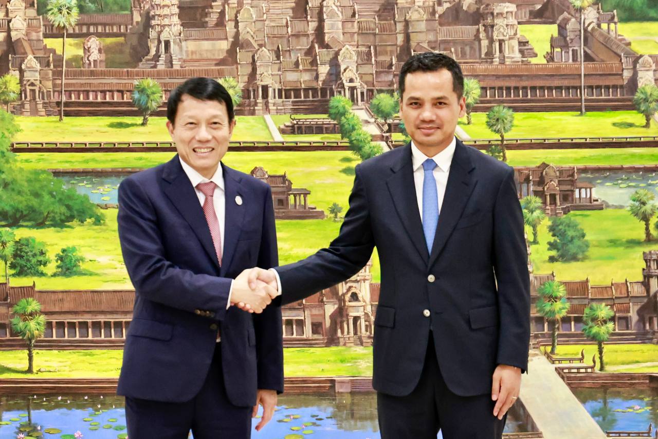ប្រមុខក្រសួងមហាផ្ទៃកម្ពុជា និងក្រសួងនគរបាលវៀតណាម វាយតម្លៃខ្ពស់ចំពោះការផ្លាស់ប្តូរព័ត៌មានអំពីសភាពការណ៍សន្តិសុខ និងការដោះស្រាយបញ្ហាផ្សេងៗនៅតាមព្រំដែន