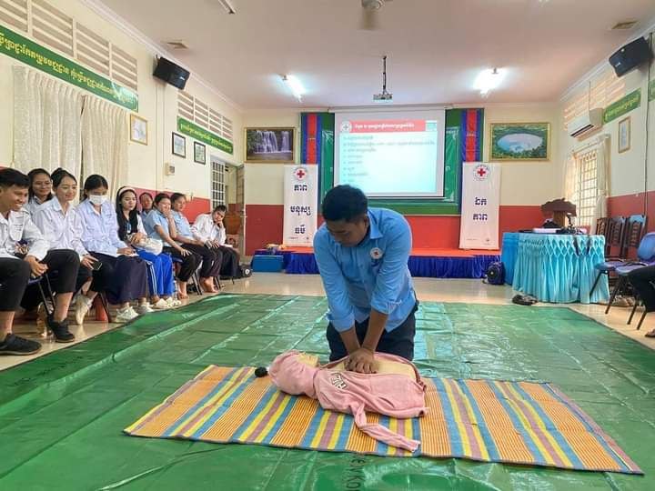 សាខាកាកបាទក្រហមកម្ពុជាខេត្តរតនគិរី បើកវគ្គបណ្តុះ​បណ្តាលមូលដ្ឋានដល់យុវជនកាកបាទក្រហមកម្ពុជាចំនួន ៥៨នាក់