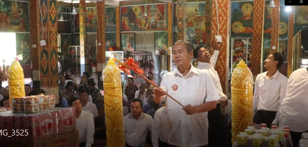 តំណាងរដ្ឋមន្ត្រីក្រសួងធនធានទឹក នាំយកទៀនវស្សា ​និង​ទេយ្យទានប្រគេនព្រះសង្ឃគង់នៅវត្តទាំងប្រាំមួយនៅឃុំចំណាលើ