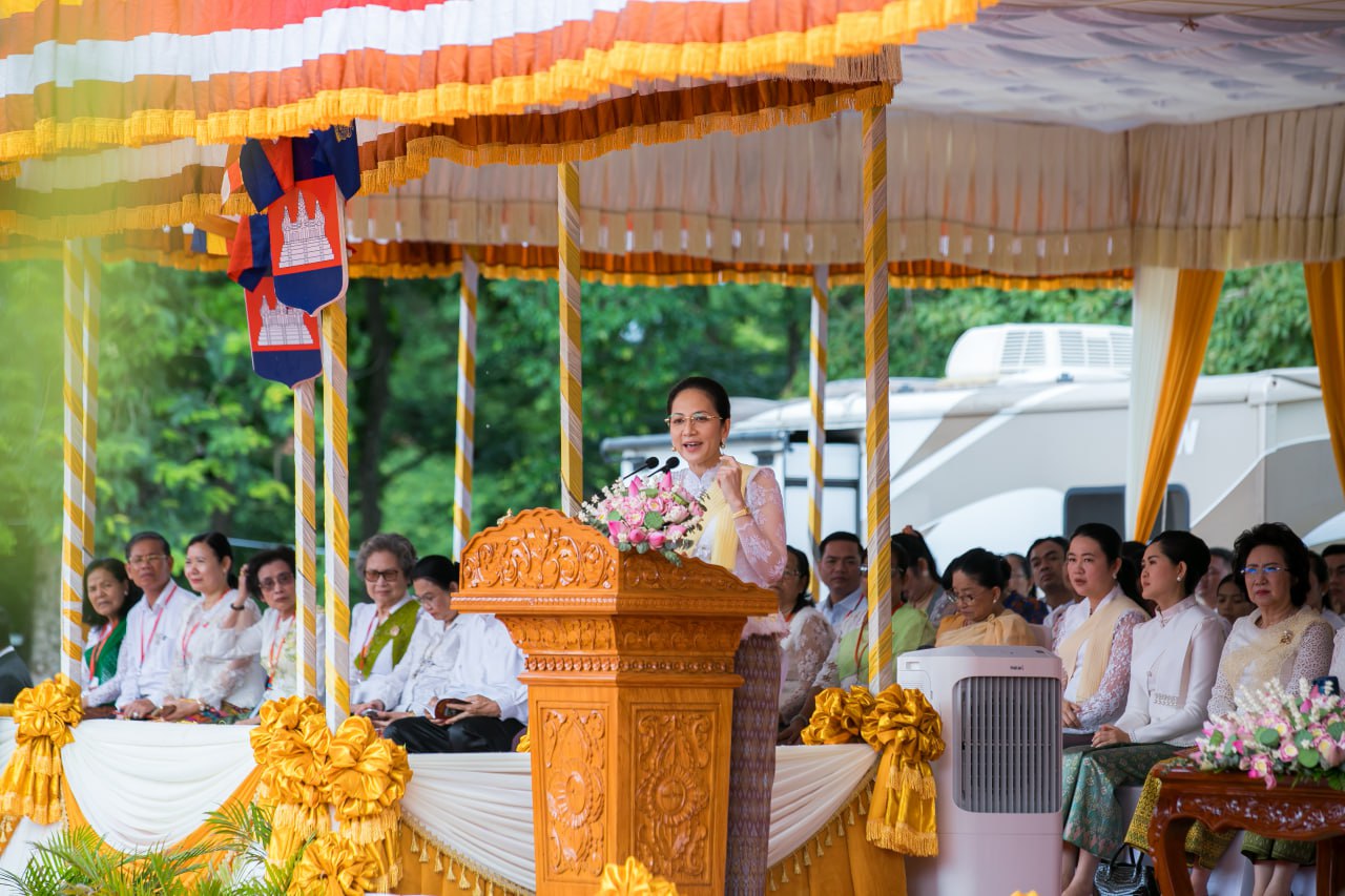 លោកជំទាវបណ្ឌិត ពេជ ចន្ទមុន្នី ៖ ព្រះពុទ្ធសាសនា ត្រូវបានដាក់ចូលទៅក្នុងកម្មវិធីសិក្សាចំណេះទូទៅ តាមបណ្តាសាលាមួយចំនួន