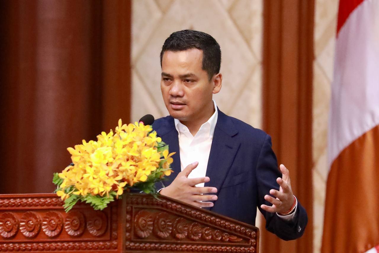 ឯកឧត្តមអភិសន្តិបណ្ឌិត ស សុខា ៖ មន្ត្រីនគរបាលចរាចរណ៍ត្រូវពង្រឹង​សមត្ថភាព ក្រមសីលធម៌ មនសិកាវិជ្ជាជីវៈ វិន័យកងកម្លាំង