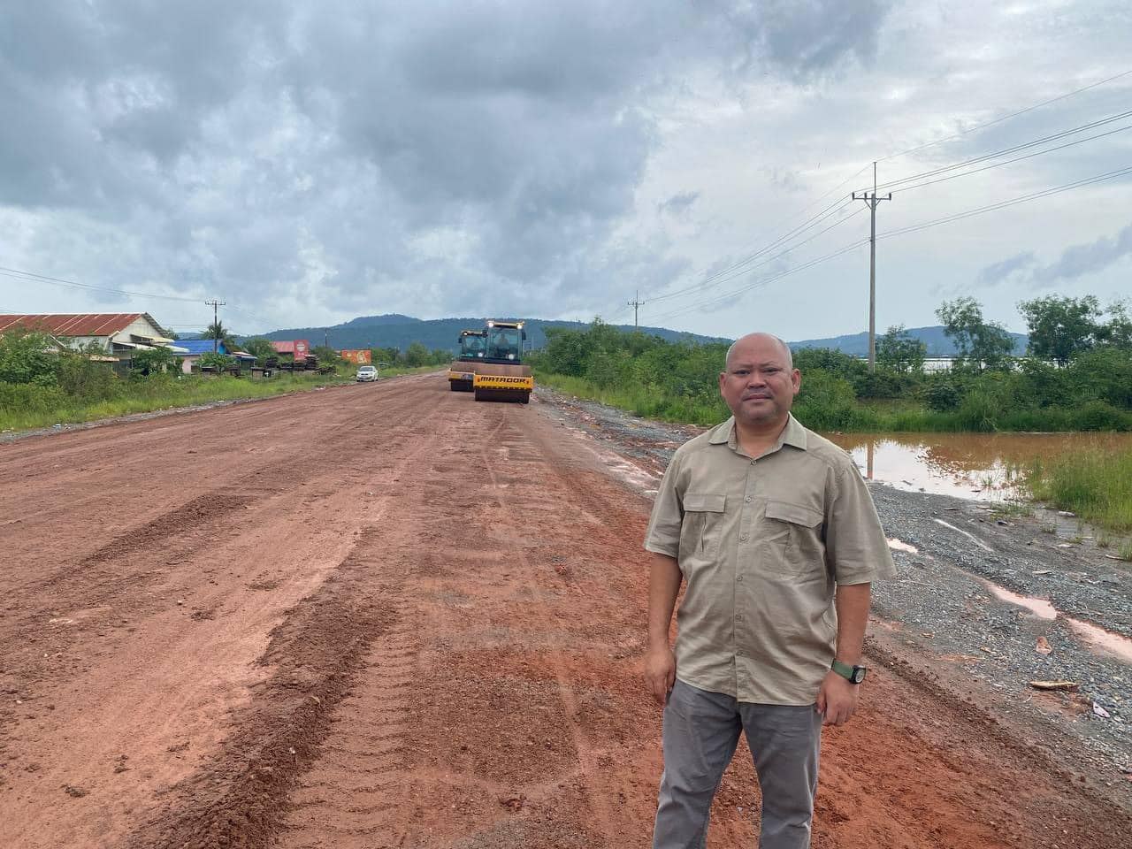 ទោះជាភ្លៀងធ្លាក់ជាប់ៗគ្នាមិនដាច់ក៏កំណាត់ផ្លូវជាតិលេខ៣ ត្រពាំងរពៅ-វាលរេញ នៅតែអាចធ្វើចរាចរណ៍បាន
