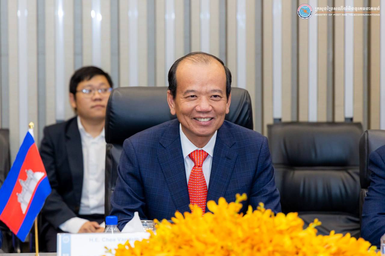 បារំាងផ្តល់អាហារូបកណ៍ដល់និស្សិតឆ្នើមកម្ពុជា ទៅសិក្សាថ្នាក់បណ្ឌិតជំនាញបច្ចេកវិទ្យាឌីជីថលនៅសាកលវិទ្យាប្រទេសបារាំង