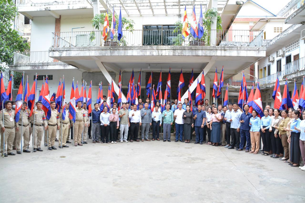 មន្ត្រីរាជការខណ្ឌច្បារអំពៅ ប្រកាសគាំទ្រពេញទំហឹង ពិធីបើកការដ្ឋាន ព្រែកជីក ហ្វូណនតេជោ