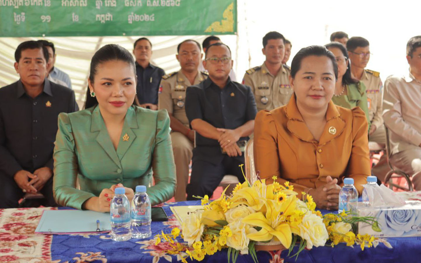 ឃុំចំនួនពីរនៅស្រុករំដួលប្រារព្ធវេទិកាសាធារណៈរួមគ្នា