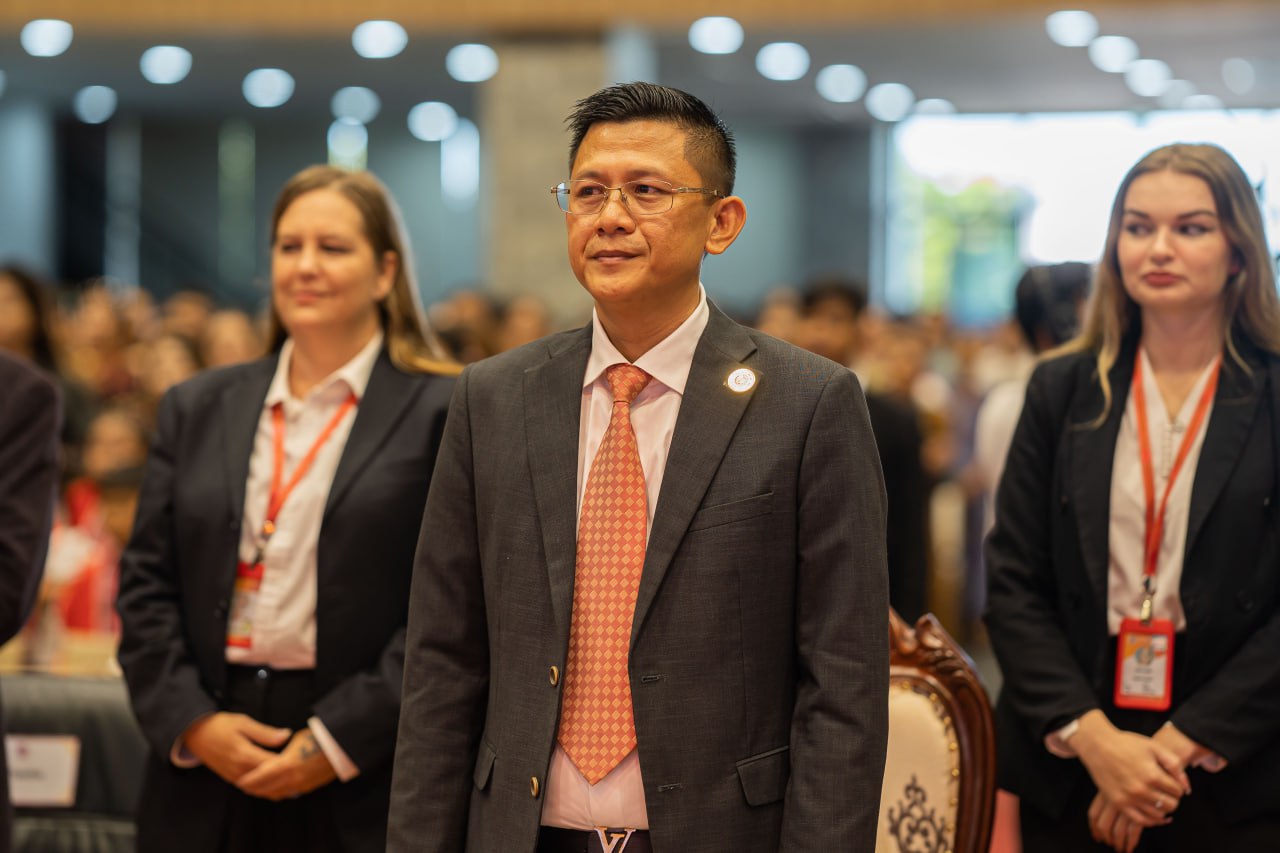 ឧកញ៉ាបណ្ឌិត សេង វណ្ណារិទ្ធ៖ ក្ដីស្រឡាញ់ដ៏បរិសុទ្ធ និងគ្មានលក្ខខណ្ឌជាគន្លឹះសម្រាប់កូនៗក្នុងការរីកចម្រើន និងឈានដល់សក្តានុពលពេញលេញ