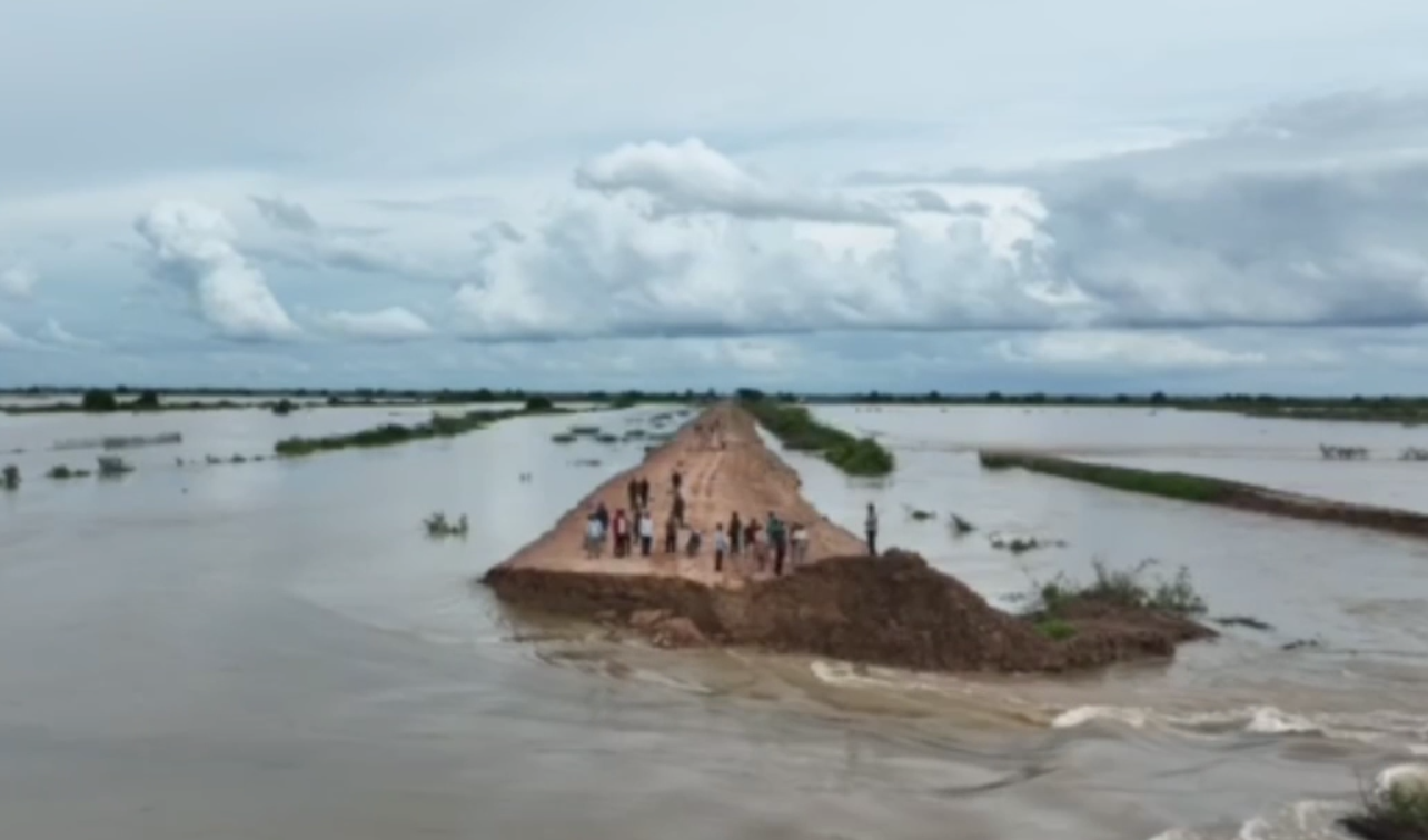 លោកអភិបាលស្រុកស្ទោងរំលឹកដល់អាជ្ញាធរមូលដ្ឋានត្រូវយកទុកដាក់លើជំនន់ទឹកភ្លៀង,ជំនន់ទឹកស្ទឹងស្ទោង និងផលប៉ះពាល់