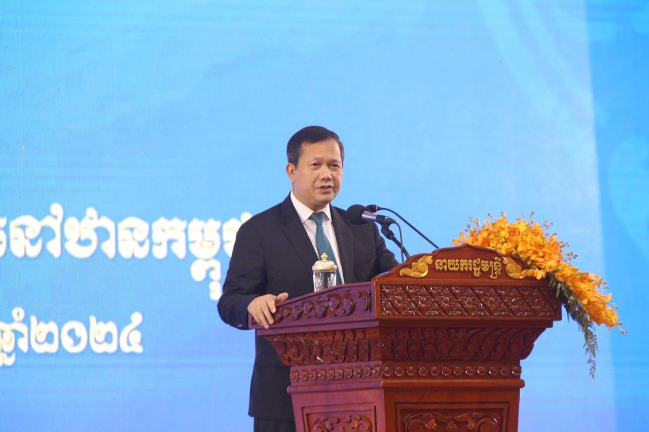 សម្ដេចធិបតី ហ៊ុន ម៉ាណែត អនុញ្ញាតឲ្យបន្ធូរបន្ថយលក្ខខណ្ឌក្នុងការថតរូប និងការស្លៀកពាក់បែបប្រពៃណីនៅរមណីយដ្ឋានអង្គរ