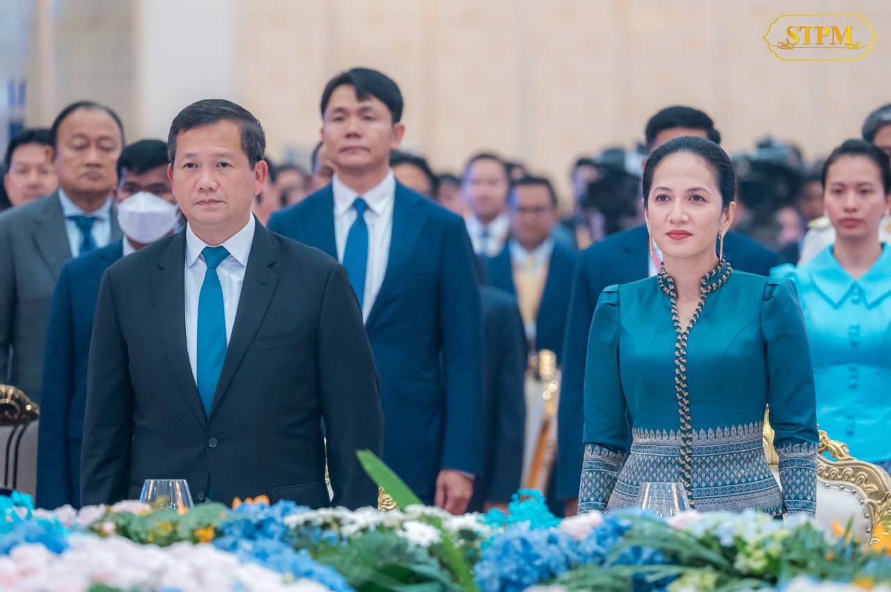 សម្តេចធិបតីអញ្ជើញសំណេះសំណាល និងពិសាអាហារសាមគ្គីនៃមហាគ្រួសារ សមាគមឧកញ៉ាកម្ពុជា និងសមាគមអ្នកភិវឌ្ឍន៍លំនៅឋានកម្ពុជា