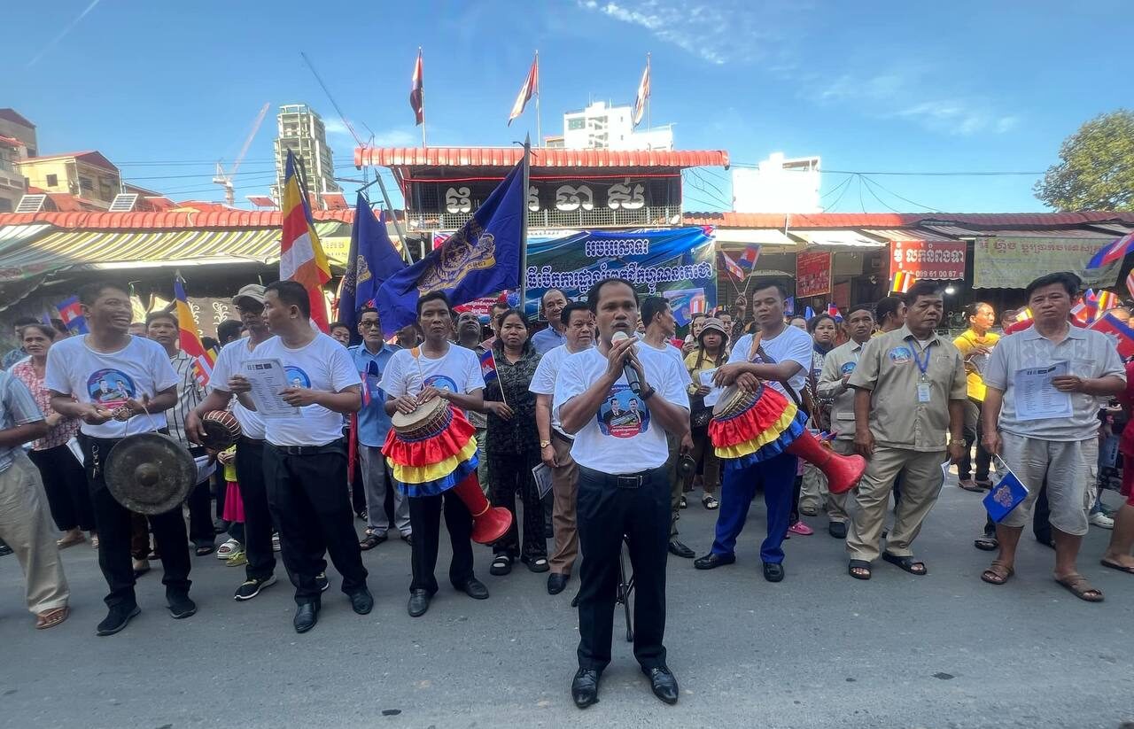 គណៈគ្រប់គ្រងអាជីវករផ្សារចាស់អបអរសាទរ និងគាំទ្រទាំងស្រុង លើការបើកការដ្ឋានសាសង់ព្រែកជីកហ្វូណនតេជោ