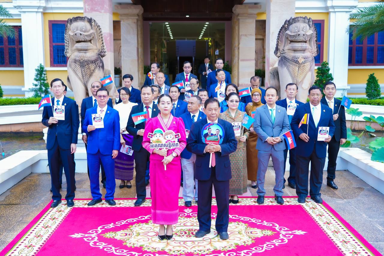 ក្រសួងអធិការកិច្ច បានរៀបចំការវាយជួង ទូងស្គរ និងវាយឃ្មោះ ដើម្បីអបអរ​សា​ទរ ក្នុងព្រឹត្តិការណ៍ជាប្រវត្តិសាស្ត្រនៃពិធីបើកការដ្ឋានសាងសង់ «ព្រែកជីក​ហ្វូណនតេជោ»