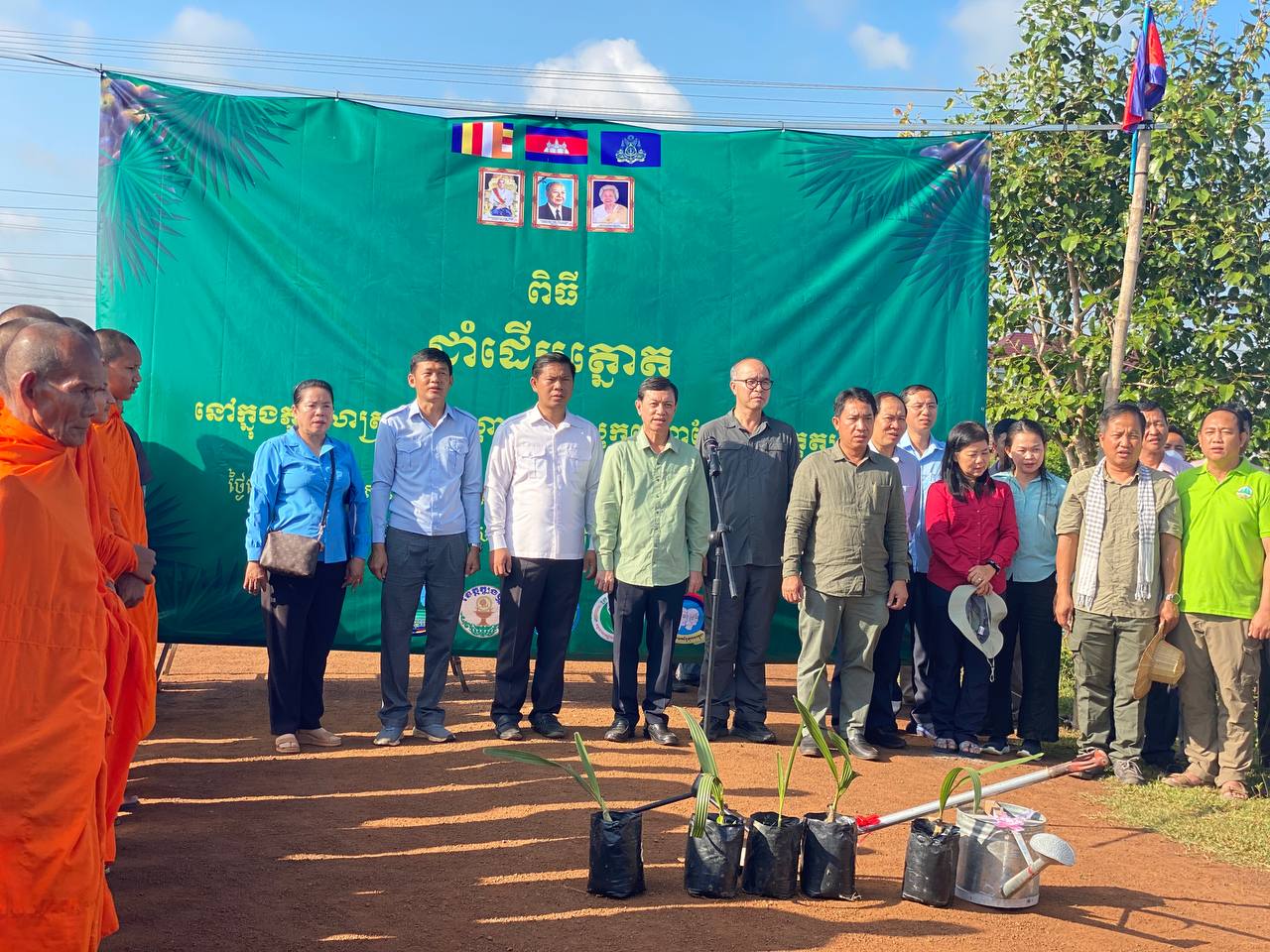 កូនត្នោតជាង ៥៥៥៥ដើម ត្រូវបានបន្តយកទៅដាំក្នុងភូមិសាស្រ្តស្រុកពញាក្រែក ខេត្តត្បូងឃ្មុំ ដើម្បីបង្កើនភាពបៃតង