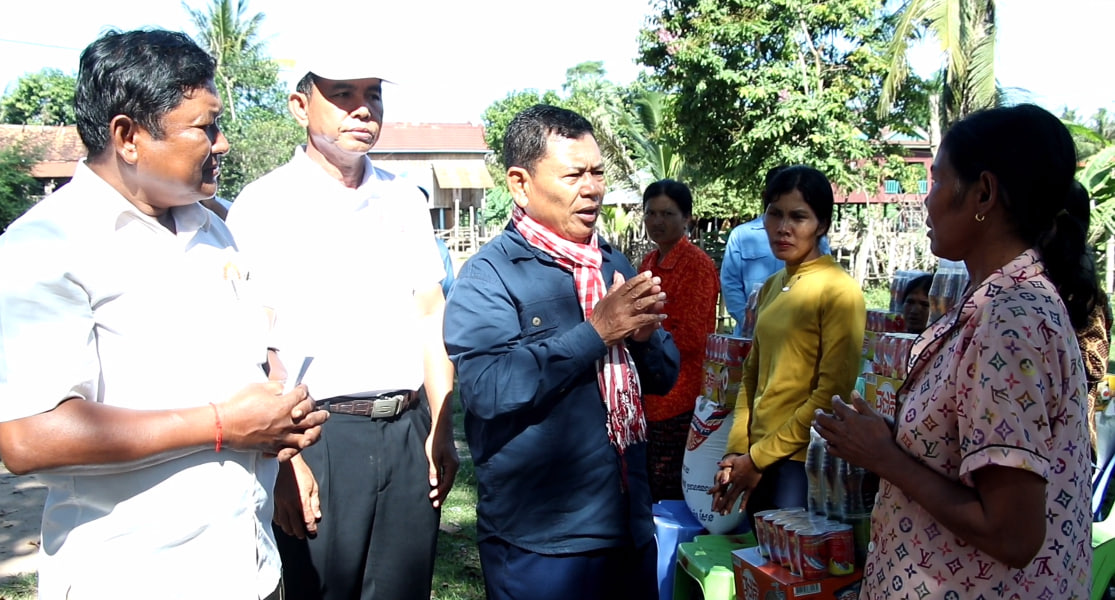 អំណោយសម្តេចតេជោ ហ៊ុន សែន ត្រូវបានប្រគល់ជូនក្រុមគ្រួសារ​សពសមាជិកបក្ស និងគ្រួសារបក្ស ដែលមានជីវភាពលំបាក