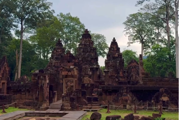 ប្រាសាទបន្ទាយស្រី ខេត្តសៀមរាប