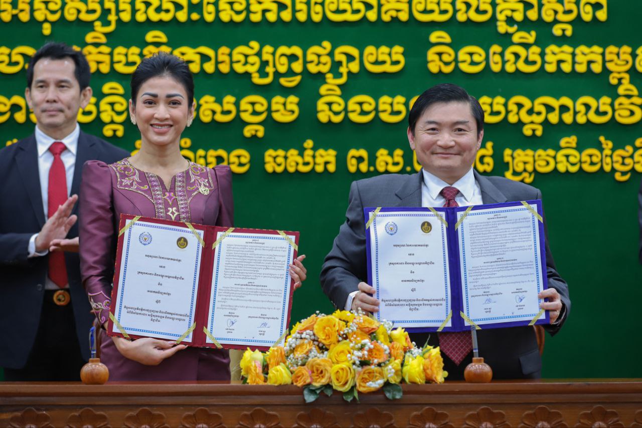 ក្រសួងការងារ ចុះអនុស្សរណៈជាមួយសមាគមសិល្បករខ្មែរជំរុញការ ផ្សព្វផ្សាយស្តីពី​វិស័យការងារ ឱ្យកាន់តែទូលំទូលាយ