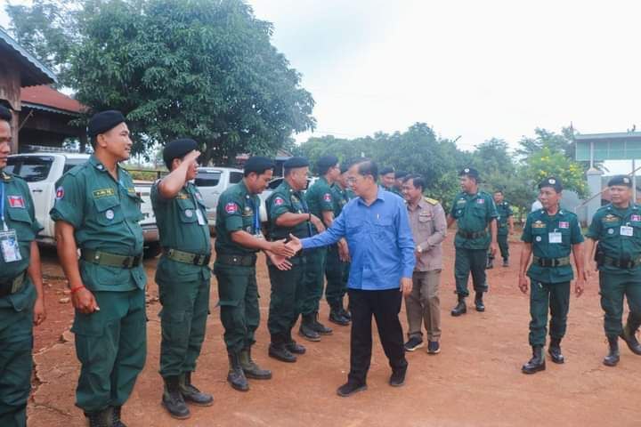 តំណាងរាស្រ្តមណ្ឌលរតនគិរី ញ្ជើ​ញ​ជួប​សំ​ណេះសំណាលសួរសុខទុក្ខ កងកម្លាំងប្រដាប់ អាវុធដែលឈរជើងការពារព្រំដែន ក្នុងភូមិសាស្រ្តស្រុកអណ្តូង មាសខេត្តរតនគិរី