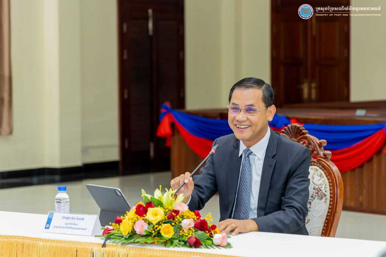 ឯកឧត្តមរដ្ឋលេខាធិការ ម៉ម អំណត់ បានអញ្ជើញជួបសំណេះសំណាលជាមួយនិស្សិត​ជ័យលាភីអាហារូបករណ៍ ៦១រូប ដែលបន្តការសិក្សានៅប្រទេសចំនួន៥