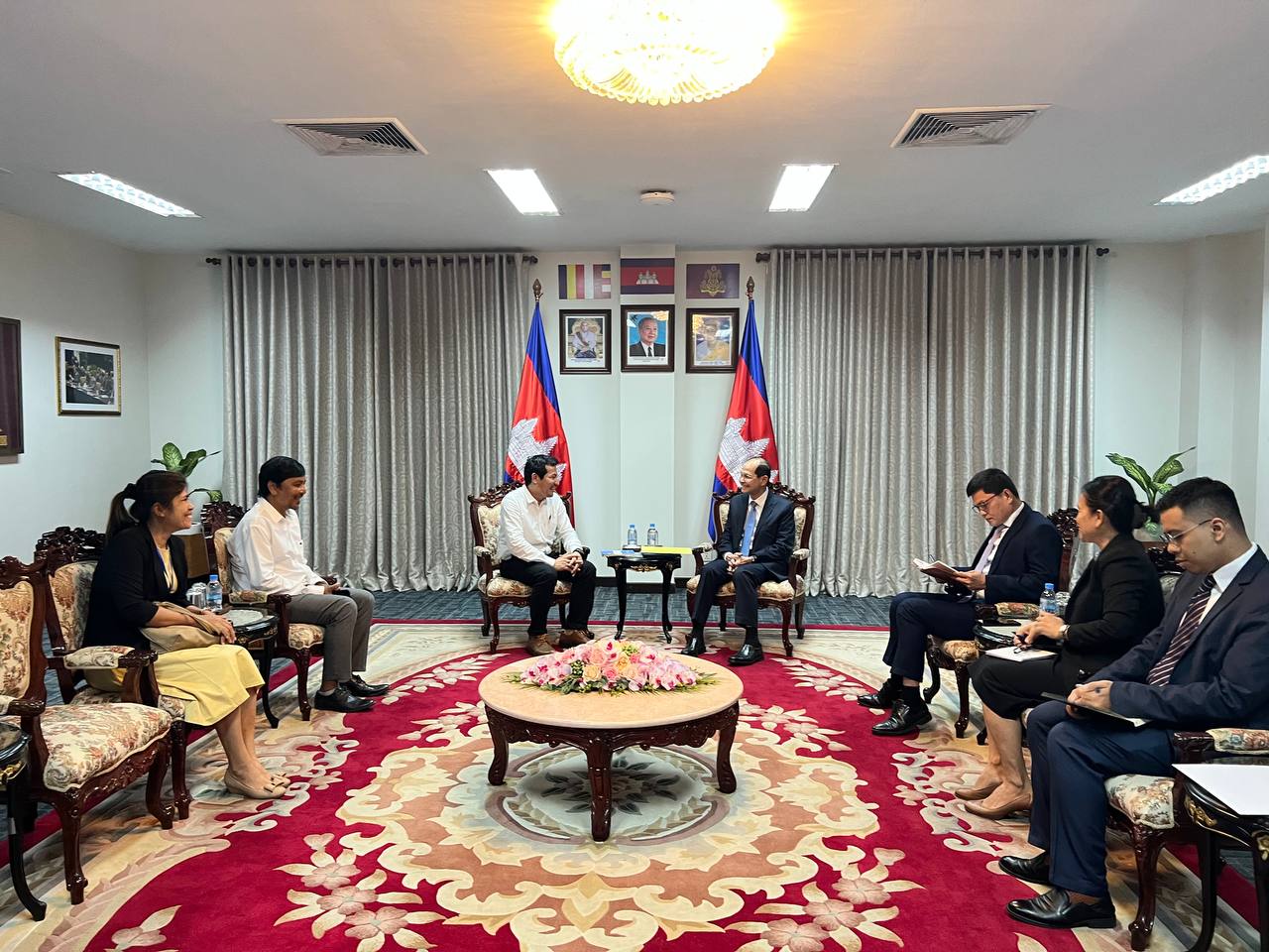 មន្ត្រីក្រសួងការបរទេស ទទួលជួបតំណាងអង្គការ Internews Network ប្រចាំកម្ពុជា ផ្តោតសំខាន់លើការលើកកម្ពស់ វិស័យអប់រំ សន្ដិសុខ និងសុខភាពផ្លូវចិត្ត