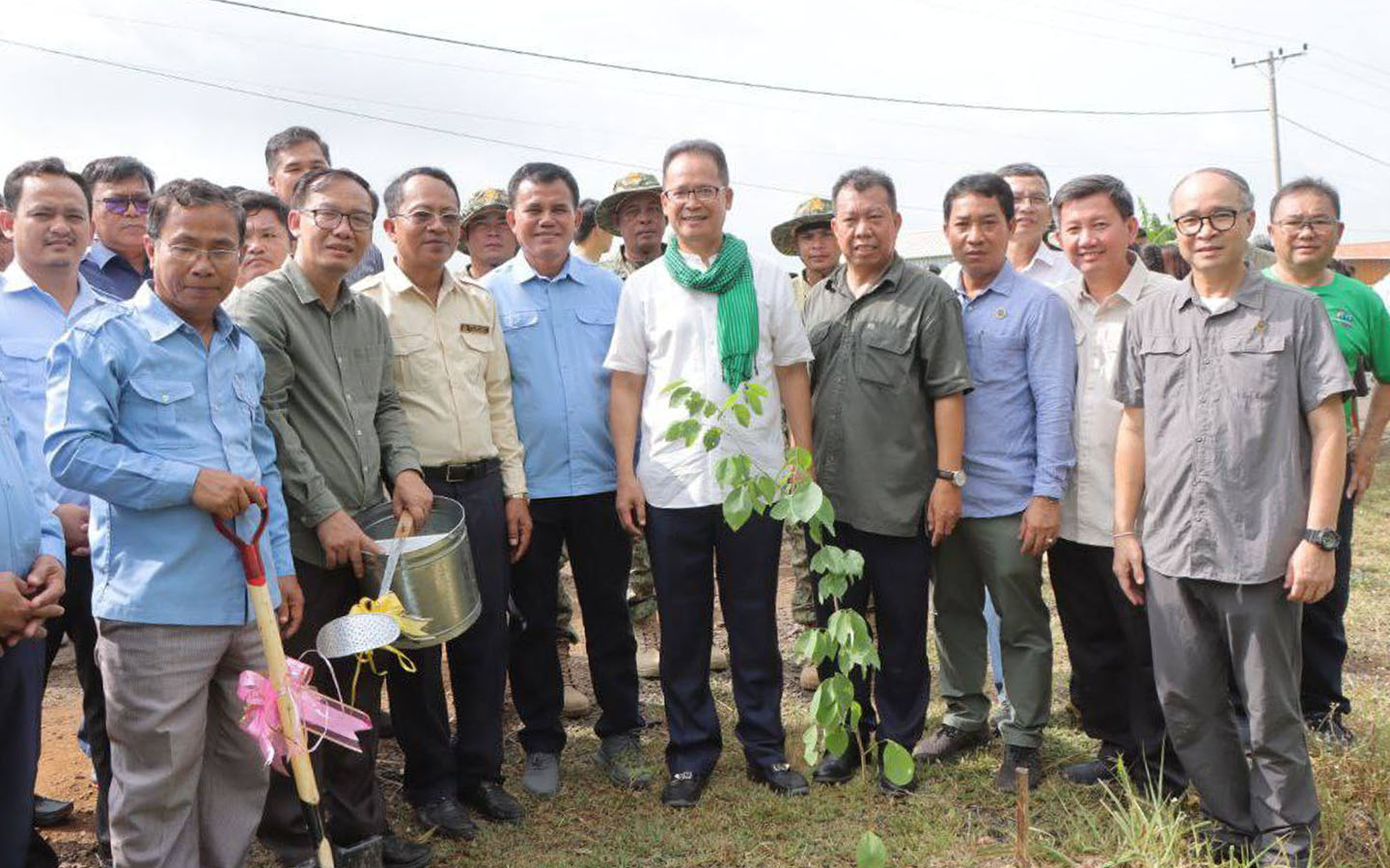 ឯកឧត្តមបណ្ឌិត អាងសុផល្លែត ៖ ការដាំដើមឈើផ្តល់ទាំងអុកស៊ីសែនសម្រាប់ទាំង​សុខភាព និងការលក់ឥណទានកាបូន