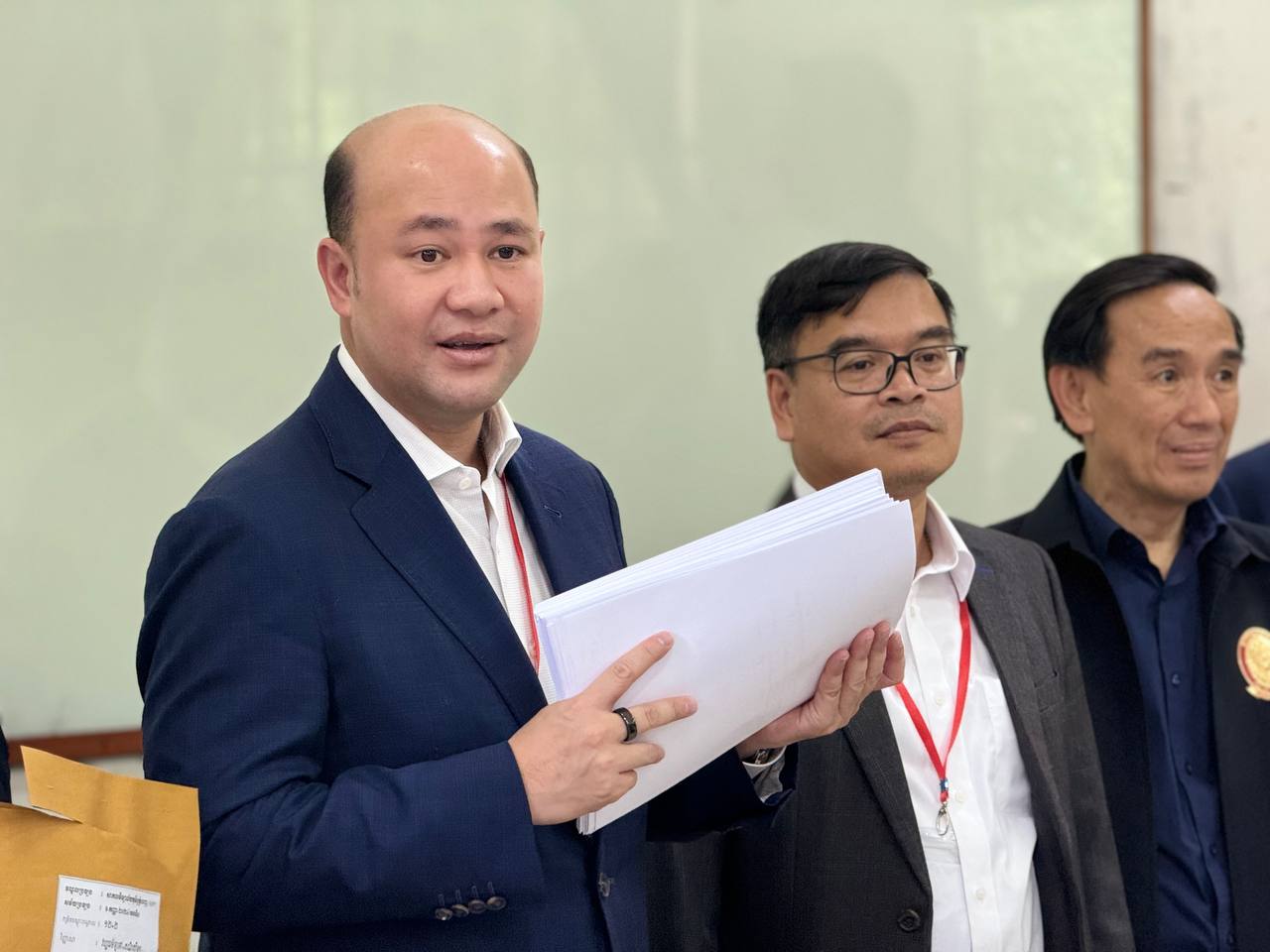 បេក្ខជនជាង ១ម៉ឺននាក់ចូលរួមប្រឡងប្រជែងជ្រើសរើសរើសគ្រូបង្រៀនមត្តេយ្យសិក្សា ឱ្យចូលបម្រើការងារនៅក្នុងក្របខណ្ឌក្រសួងអប់រំ លើវិញ្ញសារសរសេរលើកទី១