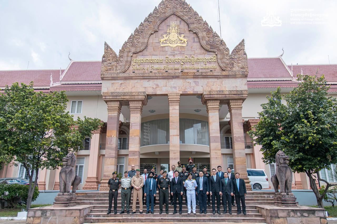 មន្ត្រីក្រសួងការបរទេស ទទួលជួបប្រតិភូនៃមហាវិទ្យាល័យការពារជាតិឥណ្ឌា