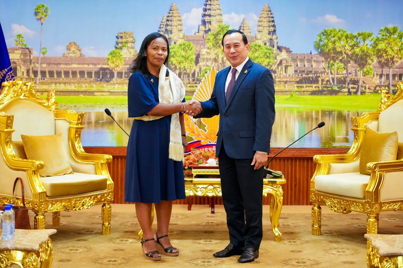 ក្រសួងអធិការកិច្ច ផ្សារភ្ជាប់ទំនាក់ទំនងកិច្ចសហប្រតិបត្តិការ រវាងស្ថាប័នប្រហាក់​ប្រហែលនៅប្រទេសម៉ាដាហ្គាស្កា