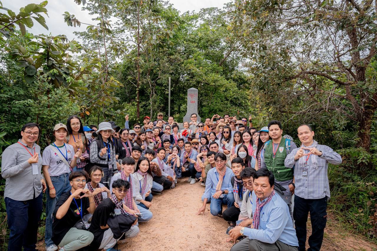 សាធារណជន បាននិងកំពុងចូលរួមដំណើរទស្សនកិច្ចទិសឦសានផ្សារភ្ជាប់បូរណភាពទឹកដី និងអធិបតេយ្យភាពជា