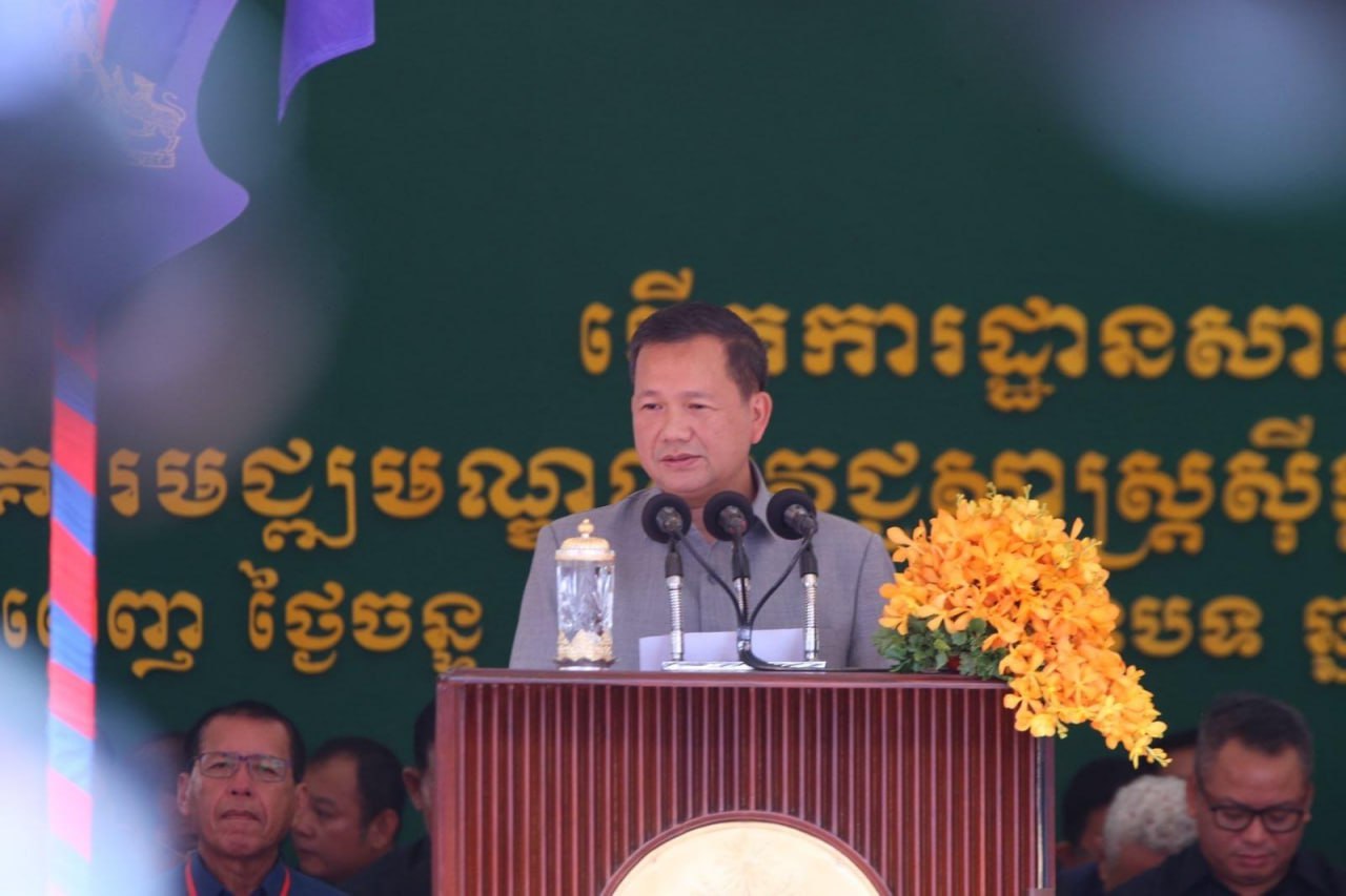នាយករដ្ឋមន្ត្រី ៖ លក្ខខណ្ឌនៃការបណ្ដុះបណ្ដាលគ្រូពេទ្យ ត្រូវតែតឹងរ៉ឹង កុំបន្ទន់ និងទម្លាក់ស្តង់ដាសុខាភិបាល