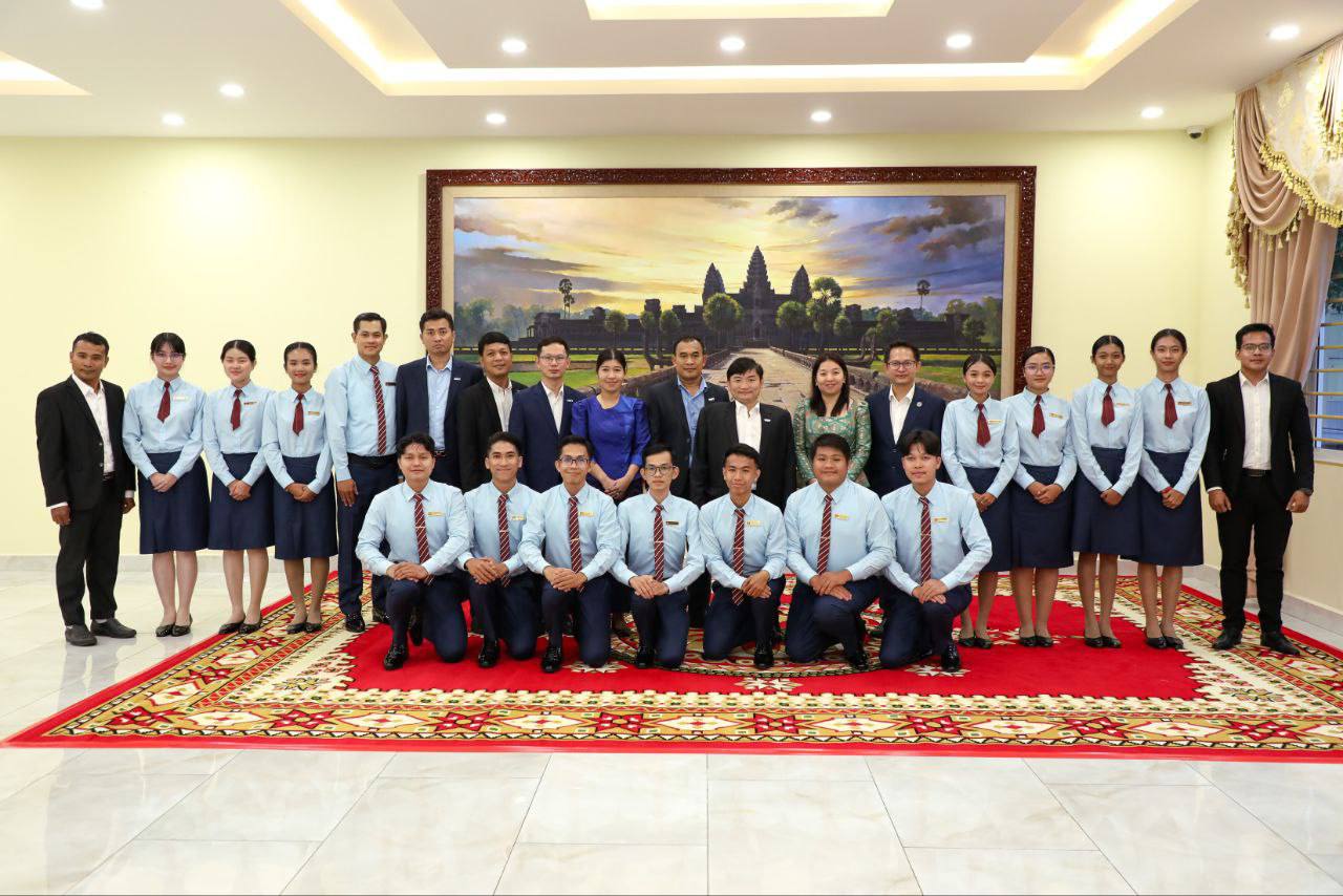 ឯកឧត្តមរដ្ឋមន្រ្តី ហេង សួរ លើកទឹកចិត្តយុវជនជ័យលាភីនៃកម្មវិធីនាវា​យុវជនអាស៊ី​អាគ្មេយ៍ និងជប៉ុន បង្កើតមិត្តភាព និងកិច្ចសហប្រតិបត្តិការអន្តរជាតិ