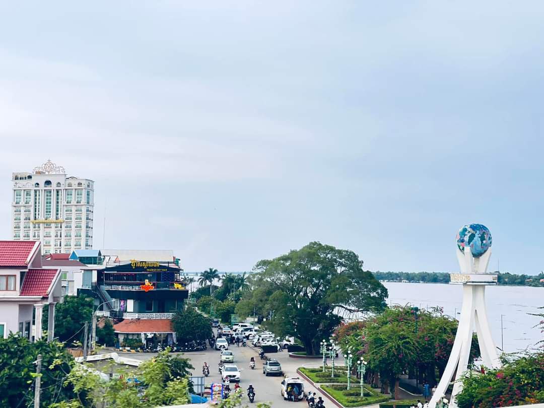 ភូមិឋាន ផ្លូវ ច្រាំងទន្លេមួយចំនួននៅខេត្តកំពង់ចាម រងផលប៉ះពាល់​ដោយទឹកទន្លេមេគង្គឡើងលើសកម្ពស់ជាង១៤ម៉ែត្រ