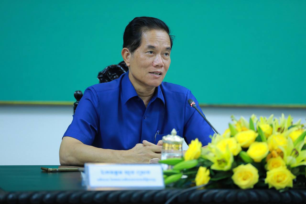 ឯកឧត្ដម ឃួង ស្រេង ៖ អាជ្ញាធរខណ្ឌទាំង១៤ និងកម្លាំងមានសមត្ថកិច្ច នាឱកាស​បុណ្យភ្ជុំបិណ្ឌនេះ ត្រូវបែងចែកកម្លាំង ចុះល្បាតជាប្រចាំនៅក្នុងមូលដ្ឋាន ដើម្បីមើល​ថែទ្រព្យសម្បត្តិប្រជាពលរដ្ឋ