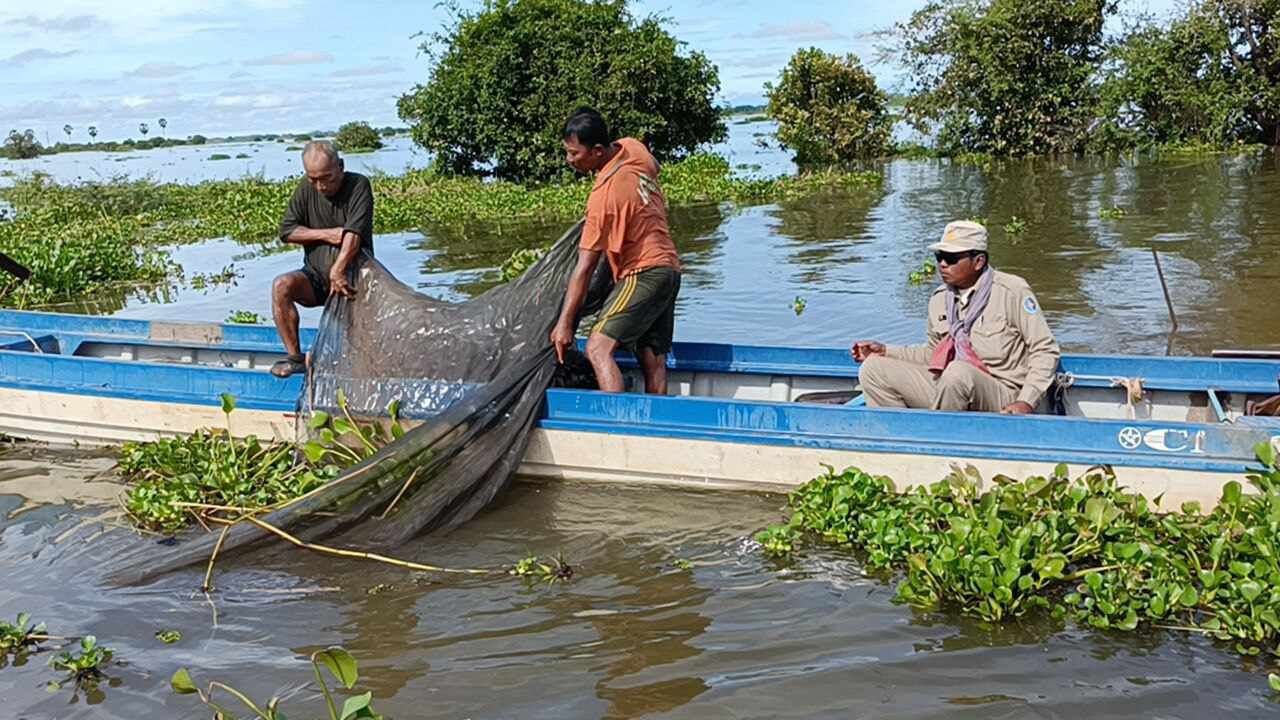 កម្លាំងខណ្ឌរដ្ឋបាលជលផលកំពង់ឆ្នាំងចុះបង្ក្រាបបទល្មើសនេសាទនៅស្រុកជលគីរី និងស្រុកបរិបូណ៌