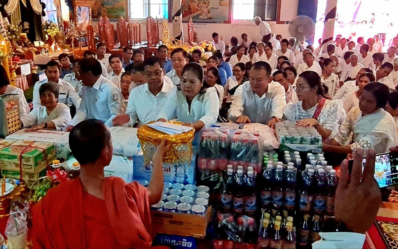 រដូវបុណ្យភ្ជុំបិណ្ឌនៅវត្តព្រះនរាយណ៍ ហៅវត្តខ្វែង