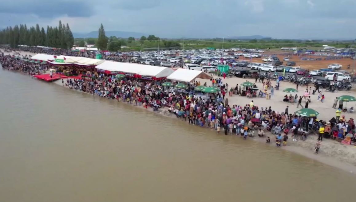 ពិធីបុណ្យអុំទូកខេត្តកំពតឆ្នាំនេះ នឹងលើកទៅធ្វើក្នុងព្រឹត្តការណ៍​បុណ្យសមុទ្រលើកទី១១វិញ  