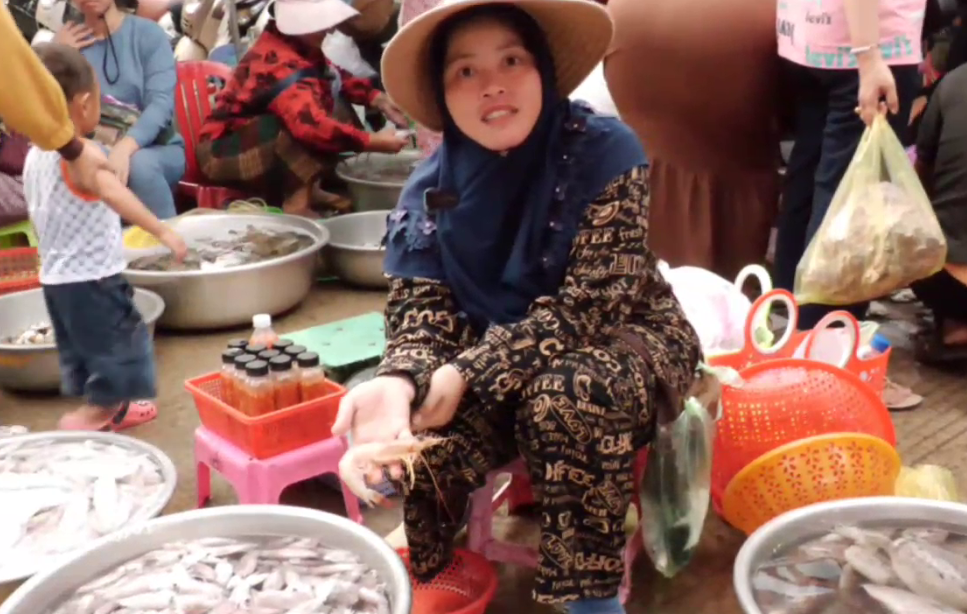 ក្នុងឱកាសបុណ្យភ្ជុំបិណ្ឌនេះ គ្រឿងសមុទ្រខេត្តកំពត មិនដំឡើងតម្លៃទេ