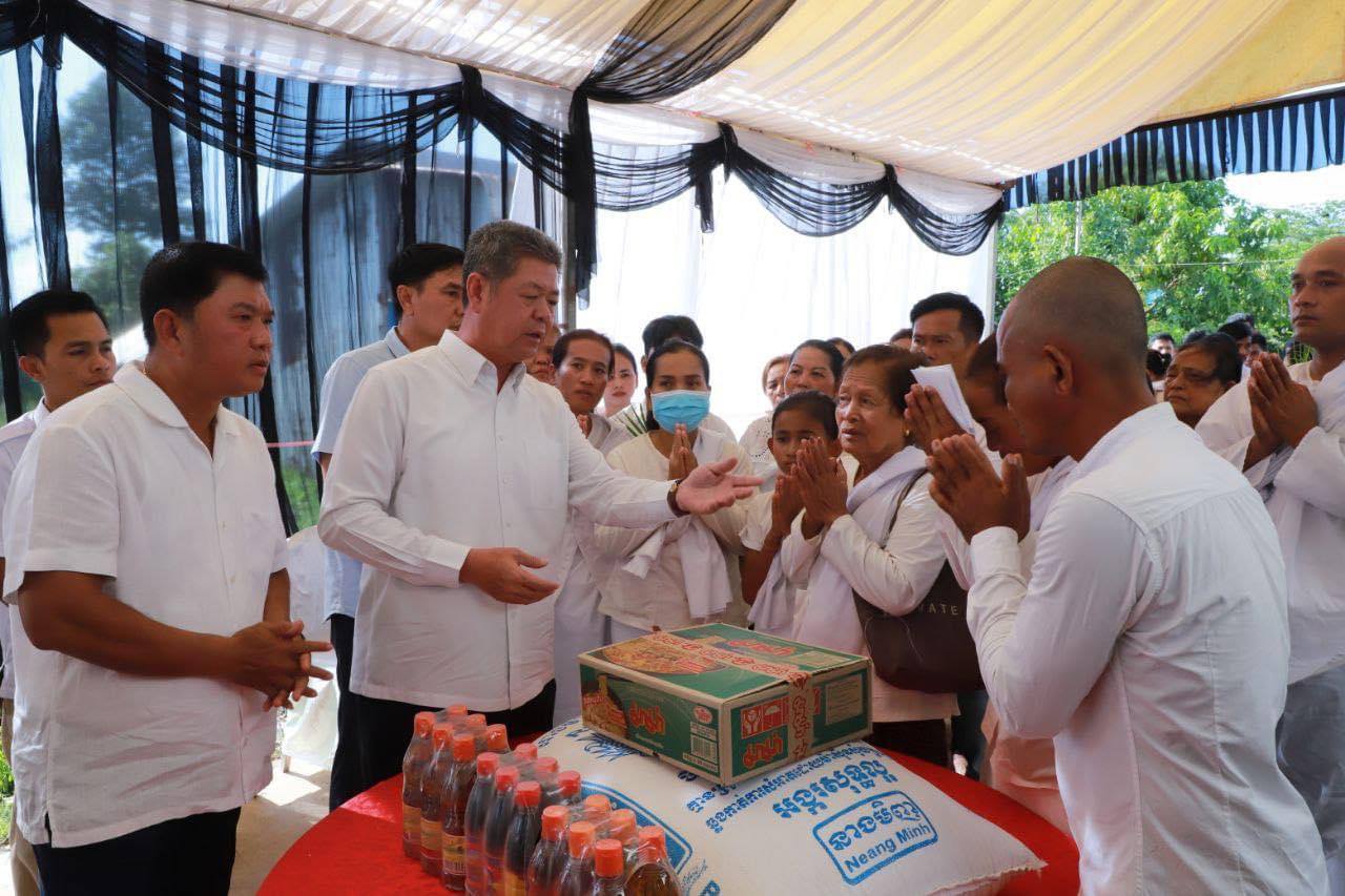 ឯកឧត្តម គួច ចំរើន៖ ៧ថ្ងៃកន្លងទៅនេះ ខ្ញុំដេីរចូលបុណ្យ និង ចាត់តំណាងចូលបុណ្យសព ដោយលង់ទឹក ចំនួន ១០ សព រួចមកហេីយ មហន្តរាយនេះ គឺកេីតឡេីងតែមួយពព្រិចភ្នែកប៉ុណ្ណោះ