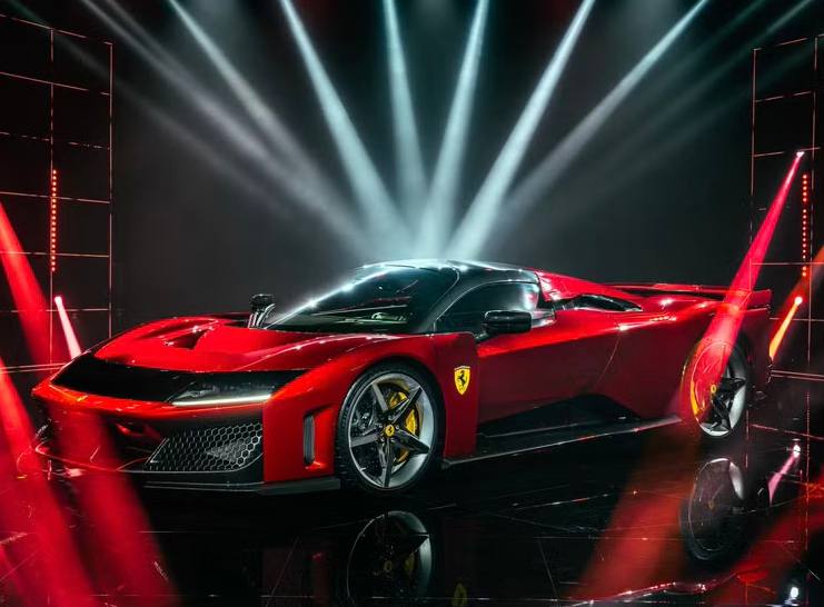 Ferrari បញ្ចេញឡានស្ព័រទំនើបបំផុត តម្លៃជិត ៤លានដុល្លារ ផលិតតែ ៧៩៩គ្រឿងប៉ុណ្ណោះ