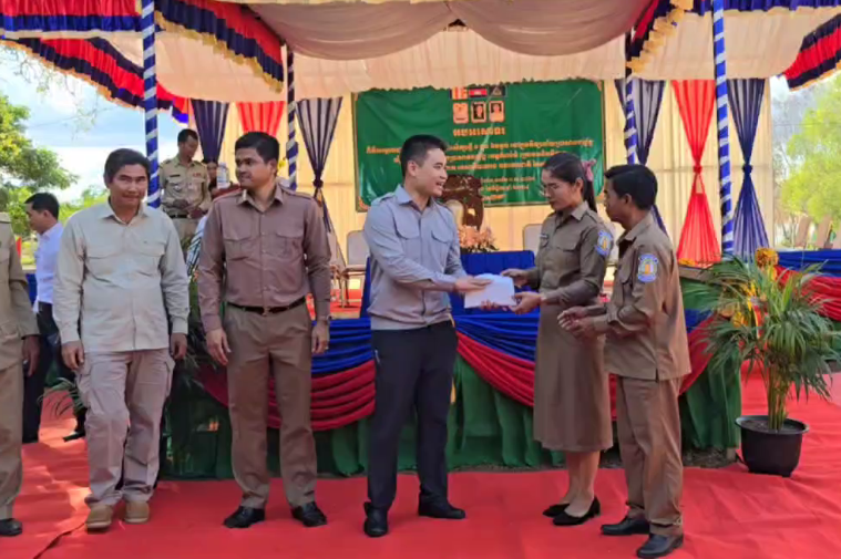 សម្ពោធអគារសិក្សាថ្មីមួយខ្នងនៅវិទ្យាល័យប្រាសាទបល្ល័ង្ក